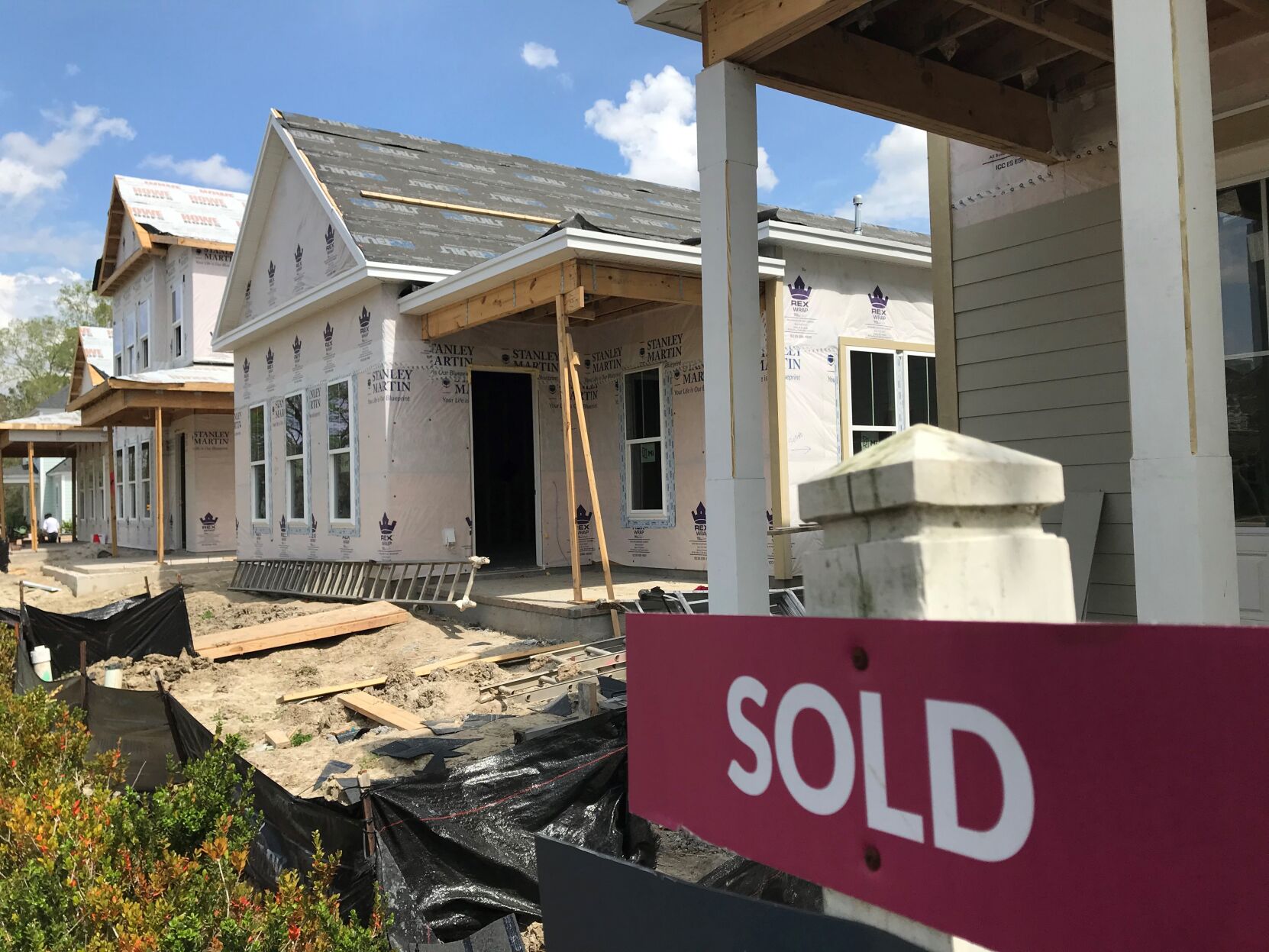 Sold sign in Summers Corner